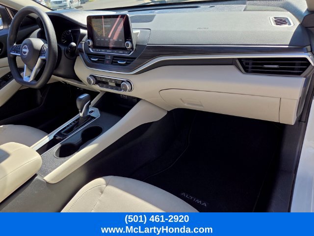 Used 2025 Nissan Altima 2.5 SV FWD image 16