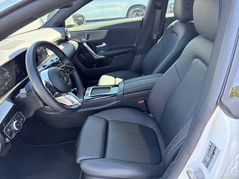 Used 2025 Mercedes-Benz CLA 250 image 16