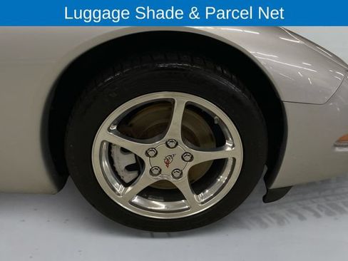 Used 2001 Chevrolet Corvette Coupe w/ Preferred Equipment Group2 RWD image 16