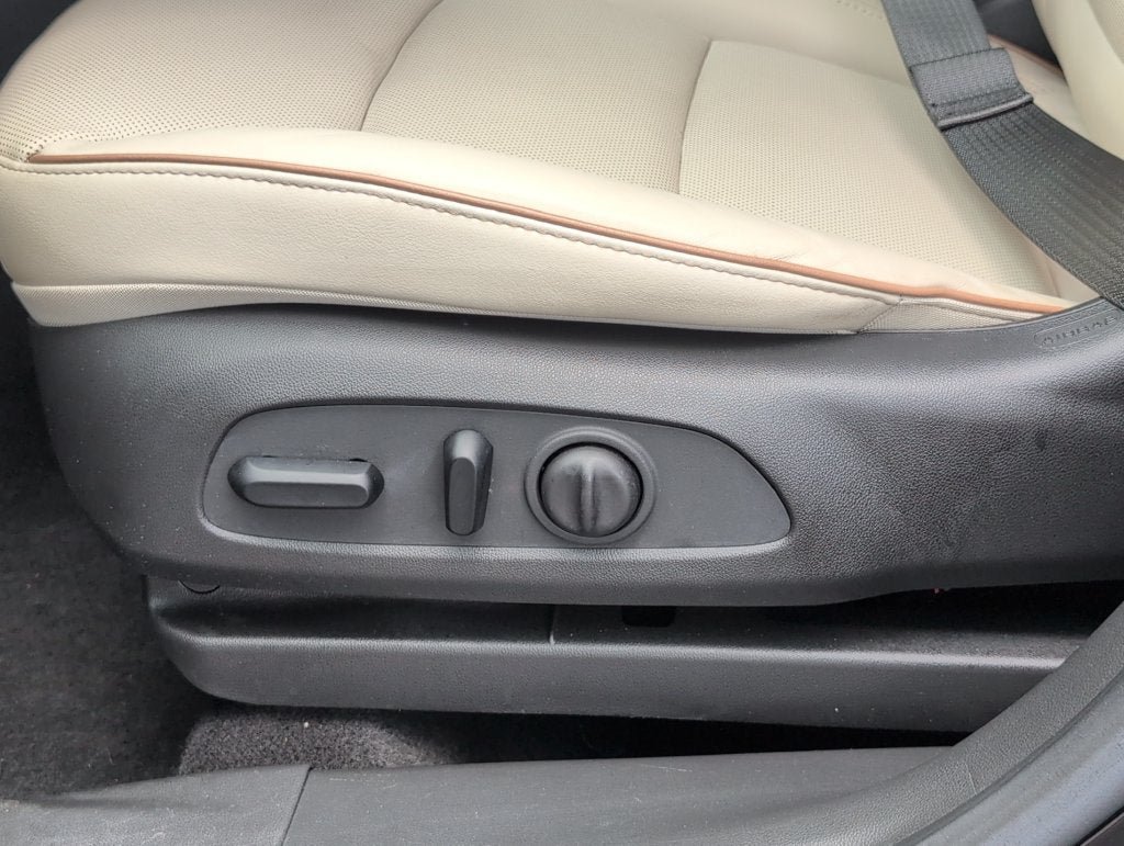 Used 2024 Buick Encore GX Avenir w/ Avenir Convenience Package FWD image 15