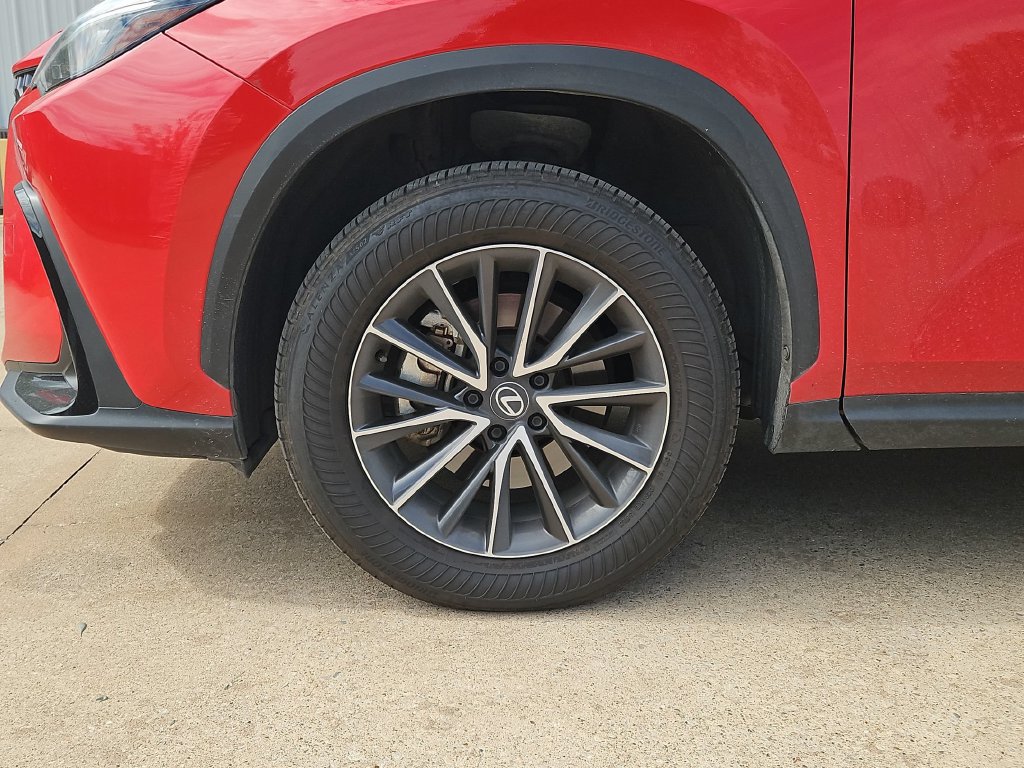 Used 2024 Lexus NX 250 FWD w/ Towing Package (2000 Lbs) image 11