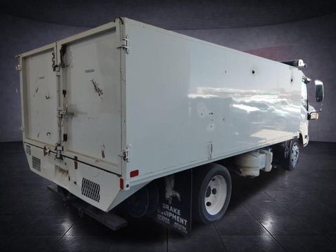 Used 2020 Isuzu NPR RWD image 6