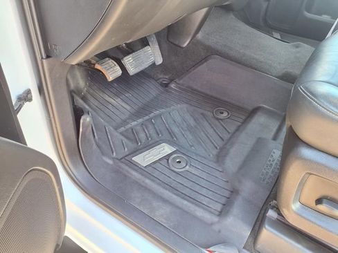 Certified 2018 Chevrolet Silverado 1500 LT w/ All Star Edition image 17