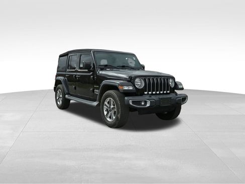 Used 2018 Jeep Wrangler Unlimited Sahara AWD/4WD image 36