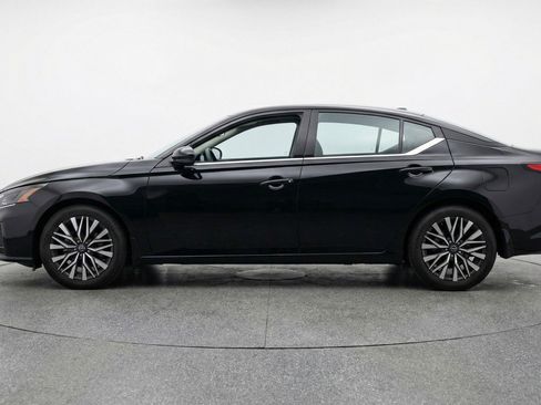 Used 2025 Nissan Altima 2.5 SV image 5