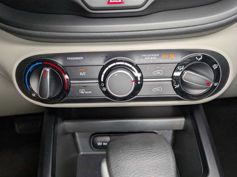 Certified 2023 Kia Soul LX image 29