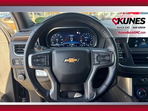 Used 2023 Chevrolet Suburban Premier image 19