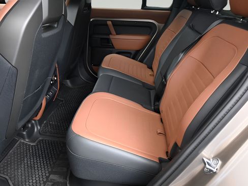 New 2026 Land Rover Defender 110 AWD/4WD image 6