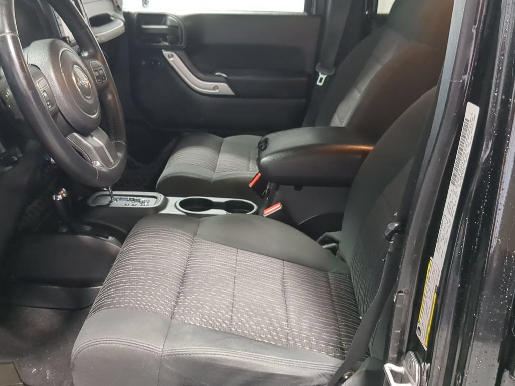 Used 2012 Jeep Wrangler Unlimited Sahara AWD/4WD image 20