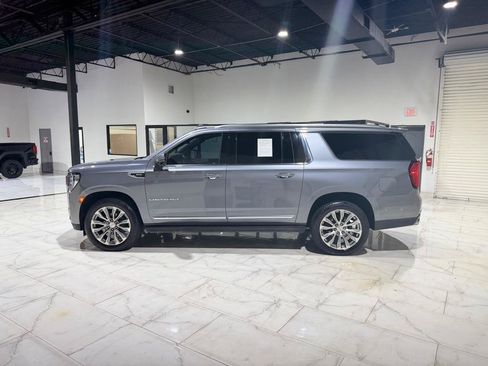 Used 2022 GMC Yukon XL Denali RWD image 7