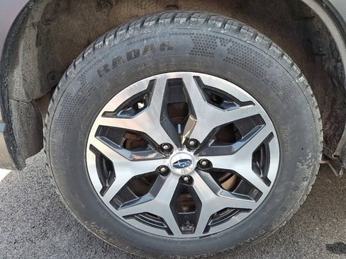 Certified 2023 Subaru Forester Premium AWD/4WD image 7