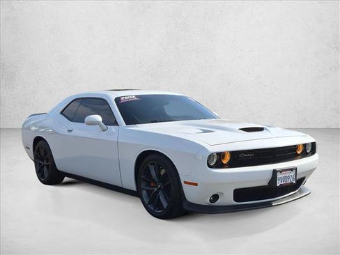 Used 2019 Dodge Challenger R/T Scat Pack RWD image 3