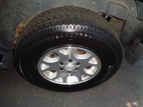 Used 2005 Chevrolet Tahoe Z71 w/ Preferred Equipment Group image 23