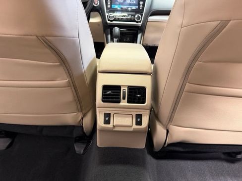Used 2019 Subaru Outback 3.6R Limited AWD/4WD image 34