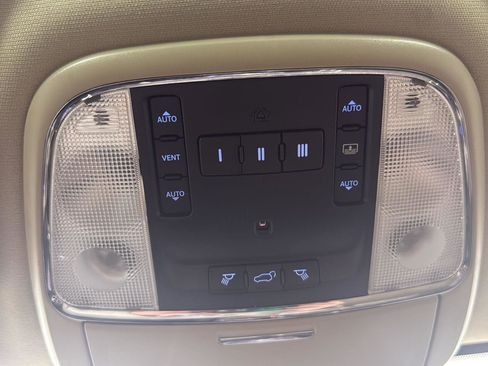 Used 2015 Jeep Grand Cherokee Overland AWD/4WD image 17