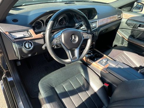 Used 2013 Mercedes-Benz E 550 4MATIC Sedan image 48