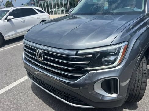 Used 2024 Volkswagen Atlas SE AWD/4WD image 1