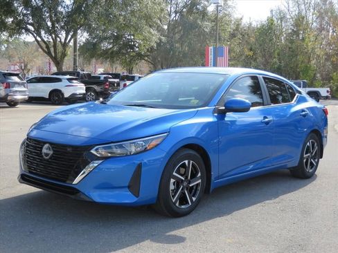 Used 2024 Nissan Sentra SV image 3