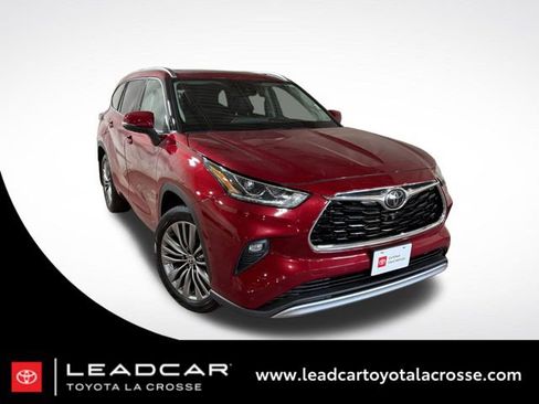 Used 2020 Toyota Highlander Platinum image 1