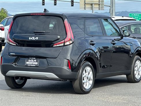 New 2025 Kia Soul LX w/ LX Technology Package image 4
