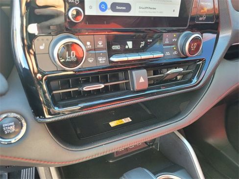 Used 2023 Toyota Highlander XSE image 25