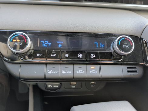 Certified 2025 Hyundai Elantra Blue image 18