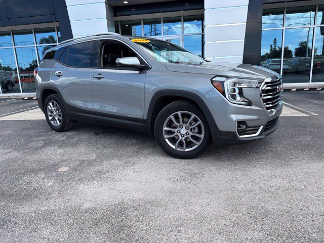 Used 2024 GMC Terrain SLT FWD image 2