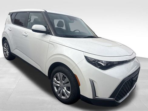 Certified 2023 Kia Soul LX image 10