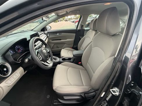Used 2019 Kia Forte LXS FWD image 10