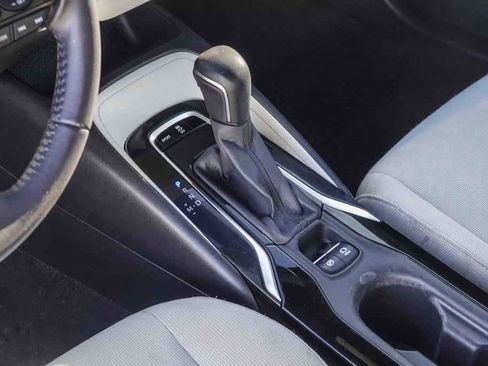 Used 2019 Toyota Corolla SE image 18