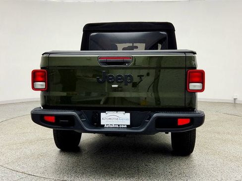 Used 2023 Jeep Gladiator Sport AWD/4WD image 6