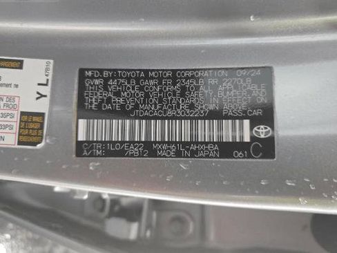 Used 2024 Toyota Prius Prime Premium w/ Advanced Technology Package FWD image 13