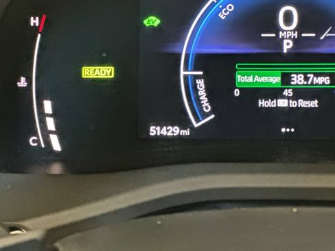 Used 2025 Toyota Camry SE FWD image 26