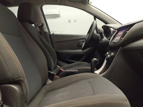 Used 2020 Chevrolet Trax LS w/ Tint and Cruise Package FWD image 21