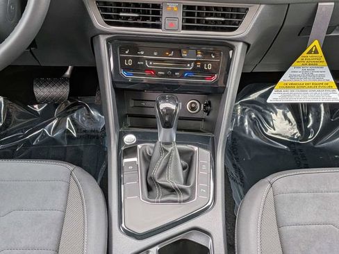 New 2026 Volkswagen Taos SE FWD image 19