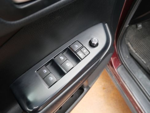 Used 2019 Toyota Highlander XLE image 7