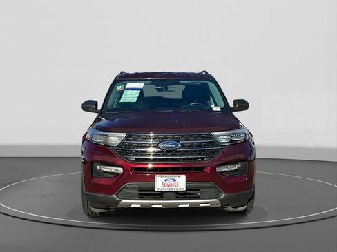 Used 2022 Ford Explorer XLT w/ Equipment Group 202A image 3