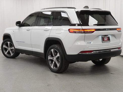 Used 2022 Jeep Grand Cherokee Limited 4xe image 15