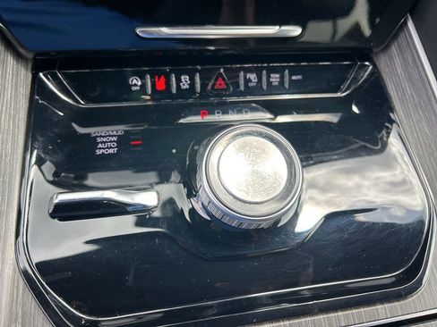 Used 2024 Jeep Wagoneer Series II AWD/4WD image 44