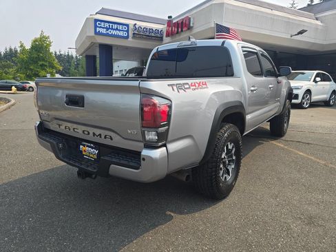 Used 2020 Toyota Tacoma TRD Off-Road w/ TRD Premium Off Road Package AWD/4WD image 7