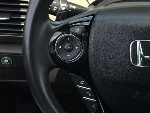 Used 2017 Honda Accord Sport image 14