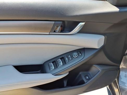 Used 2018 Honda Accord LX image 11