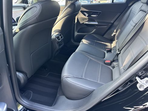 Certified 2025 Mercedes-Benz GLC 300 image 39