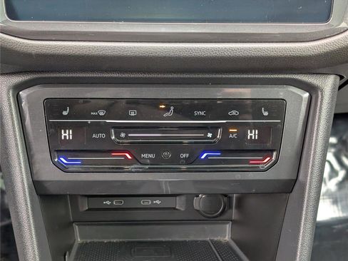 Used 2024 Volkswagen Tiguan SE R-Line image 28