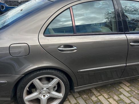 Used 2009 Mercedes-Benz E 350 Sedan image 27