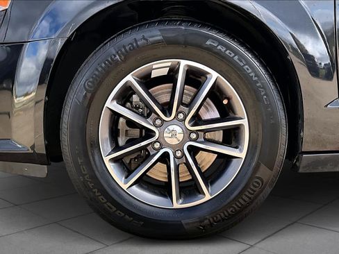 Used 2017 Dodge Grand Caravan SXT image 10