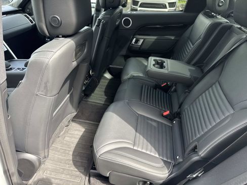 Certified 2025 Land Rover Discovery S image 15