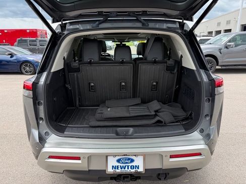 Used 2023 Nissan Pathfinder Platinum AWD/4WD image 38