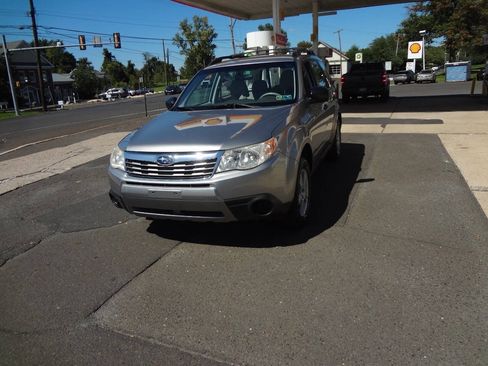 Used 2010 Subaru Forester 2.5X AWD/4WD image 2