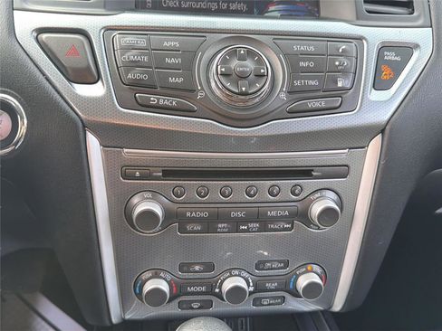 Used 2019 Nissan Pathfinder SL image 18